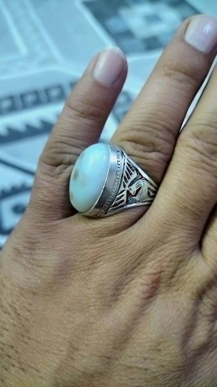 محبس سليماني حجر اصلي مصور وجه فضه عيار 925 السعر 33


**إذا كنت صاحب هذا الإعلان وتريد حذفه لأي سبب، رجاءا أرسل رسالة إلى الدعم الفني**