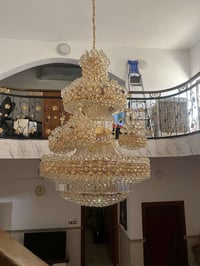 ثتريه كرستال ضخمه للبيع ارتفاع 200 و عرض 120 الرقم 07838200556