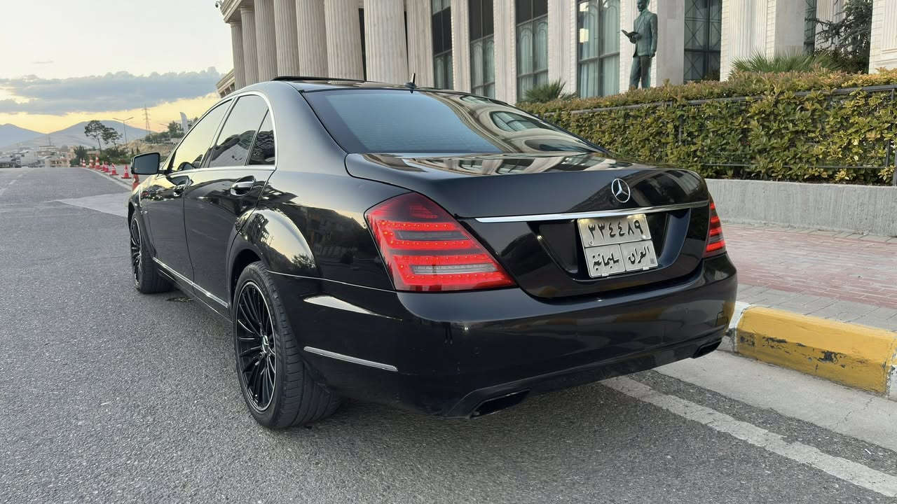 مرسيدس بنز S350 بلوتيك (V6 ديزل)
بسم الله الرحمن الرحيم
• الموديل: 2012
• التحويل والغرامات: بشرط، باسمي الشخصي.
• الاستخدام: السيارة مو مالت معرض، صار لها 5 سنوات عدنا.
• البودي (الصبغ): نصف باب وجرح (طخة صغيرة) بالجاملغ مصبوغ على كشر (على الشخط).
• المحرك والكير: بشرط الفحص.
• المواصفات والاضافات:
• أبواب شفط.
• كراسي (تدمير) بارد، حار، ومساج.
• نظام صوت هارمان كاردون (Harman Kardon).
• دبل لاني (هايدروليك) شغال ومضبوط 100% يرفع وينزل.
• نايت فيجن (كاميرا ليلية/ناضور).
• حساسات وكاميرا.
• رادار وتحديد مسار (خط الشارع).
• السعر: 189 ورقة ($18,900) وبيها مجال قليل.
• رقم الهاتف: ***********
