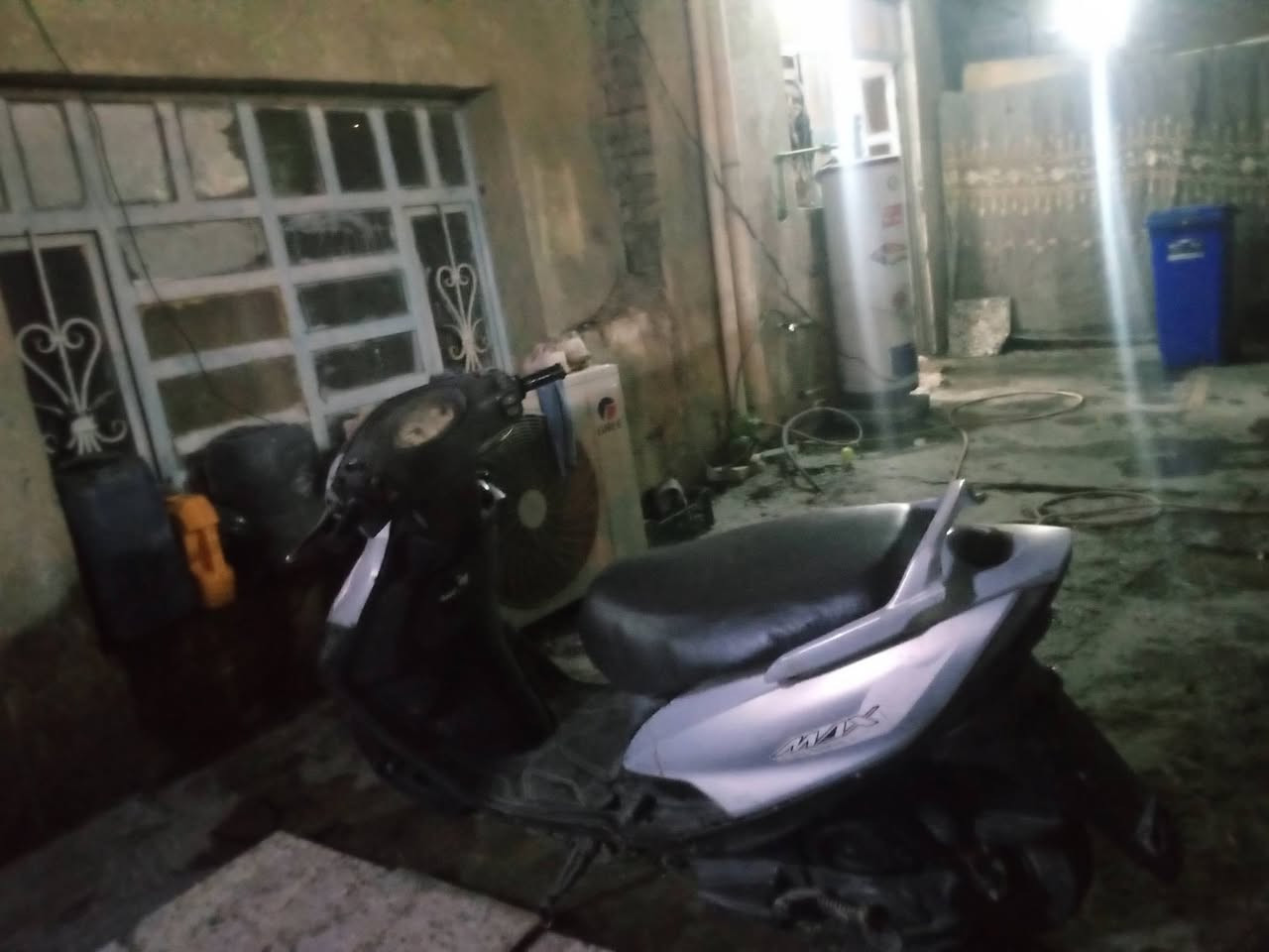 سلام عليكم دراجه ثعلب لبيع ياباني شغاله نص نكره سلف وهندر وكهرباءيتها كلها شغاله  كامله وكفراتها بلاديه انضاف مختمه ومحركها بلادي نطيف مامفتوحه ابد بلاديه ناعمه خرسه شلعه ومعدل خير من الله وكامله جاهزه السعر280 بيها مجال لشراي مكاني مستنصريه رقمي *********** متواجد وتساب ورصيد
