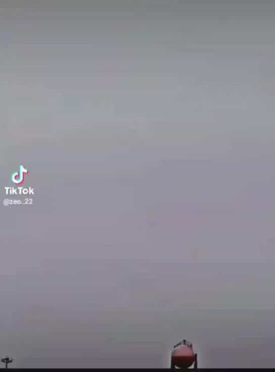 سلام عليكم اربعه كير للبيع تعمير 26بس لمكينه قديمه دخن شي قليل كلك كلك كلك رايدها 300ويها مجال الموشراي لايتعبني مامتواجد فيس ***********
