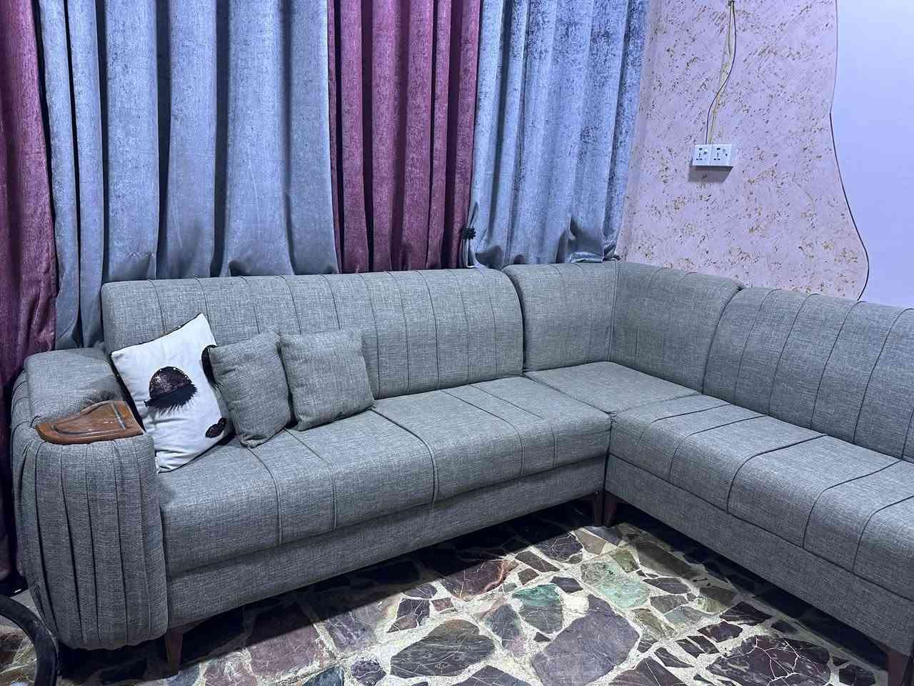 السلام عليكم عندي أغراض لبيع اتصال على هذه رقم ***********
