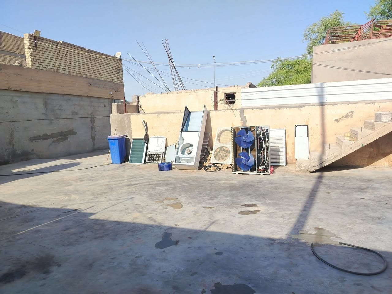 خدمات سيد جلال للتبريد والتكيف *********** شد وصيانت السبالت والمكيفات والثلاجات والمجمدات والغسالات صيانه موقعيه معا ضمان في العمل شحن غاز تبديل ضواقط عمل بوردات كهرباء المنازل وصيانت كهرباء المنزل في بغداد الكرخ والرصافه ماعليك تتصل او تراسل الصفحه
