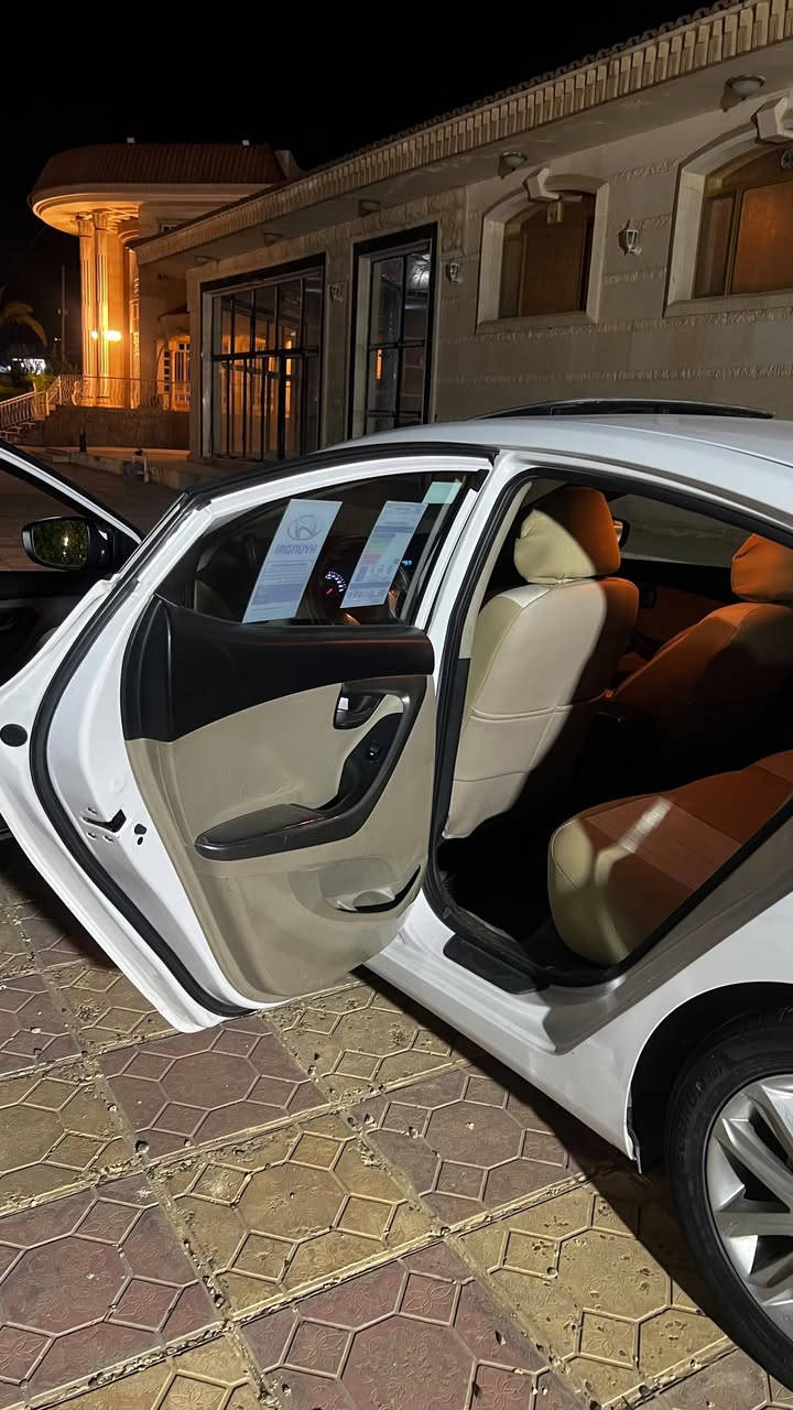 سلام عليكم 
سياره النترا موديل ٢٠١٥
وارد كندي 
فول مواصفات ما عده البصمه 
مري شفط 
تحكمات ستيرن 
تبريد قطعتين 
5 ويل كب 
فتحة سقف طكتين 
تبريد ثلج 
محرك ١٨ دوش 
رقم اربيل شرط التحويل 
هزه جديده سنويه ل ٣١
ضرر راس الجاملغ المامي وبيها مكانتين بارد ميسمه ضرر كلش خفيف 
سعر ١٢٠ وبيها مجال


**إذا كنت صاحب هذا الإعلان وتريد حذفه لأي سبب، رجاءا أرسل رسالة إلى الدعم الفني**