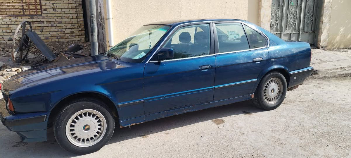 سلام عليكم سياره بيم 525 مفتوح رقم كربلاء مشروع وطني سنويه 29 تحويل شوكت ما يعجبك هزه جديده مكينه وكير كفاله حداده حلوه تخم تاير شاشه كامره سنتر لوك سياره حلوه ما عوزهاء ربع كبل لشارع سعر 38 بيهاء مجال شي قليل مكان ميسان العماره ***********
