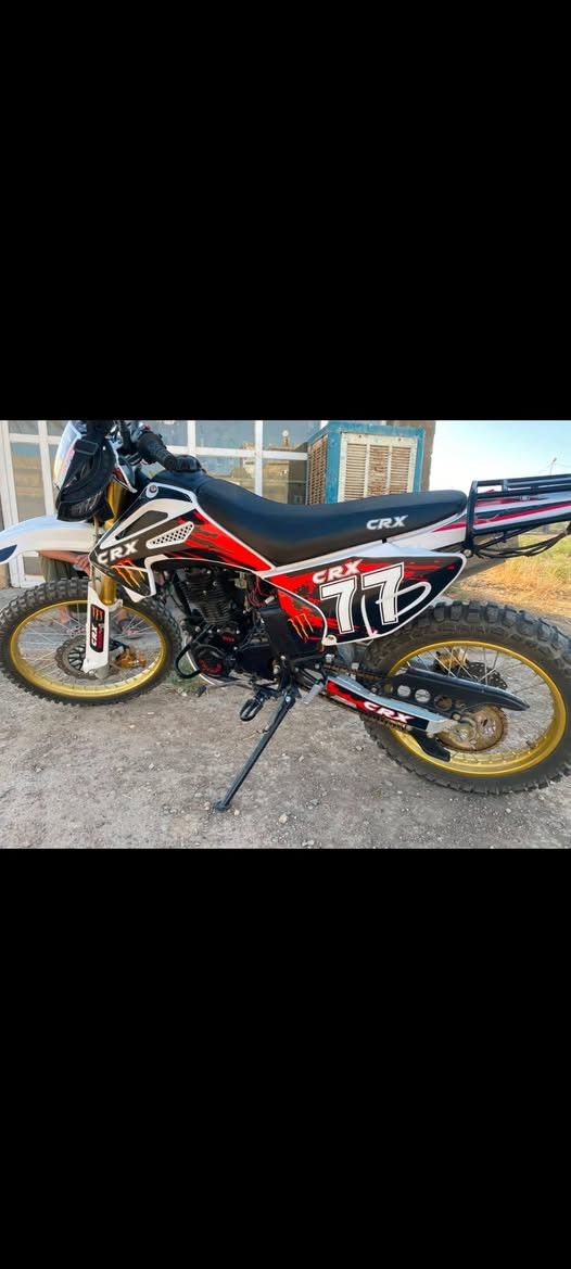 سلام عليكم 

قفاز CRX 

موديل 2025

ماشي 22 كيلو 

جديد مابي اي نقص 

حجم المحرك 250Cc

السعر خاص 

الرقم ***********

موجود ديالى العضيم
