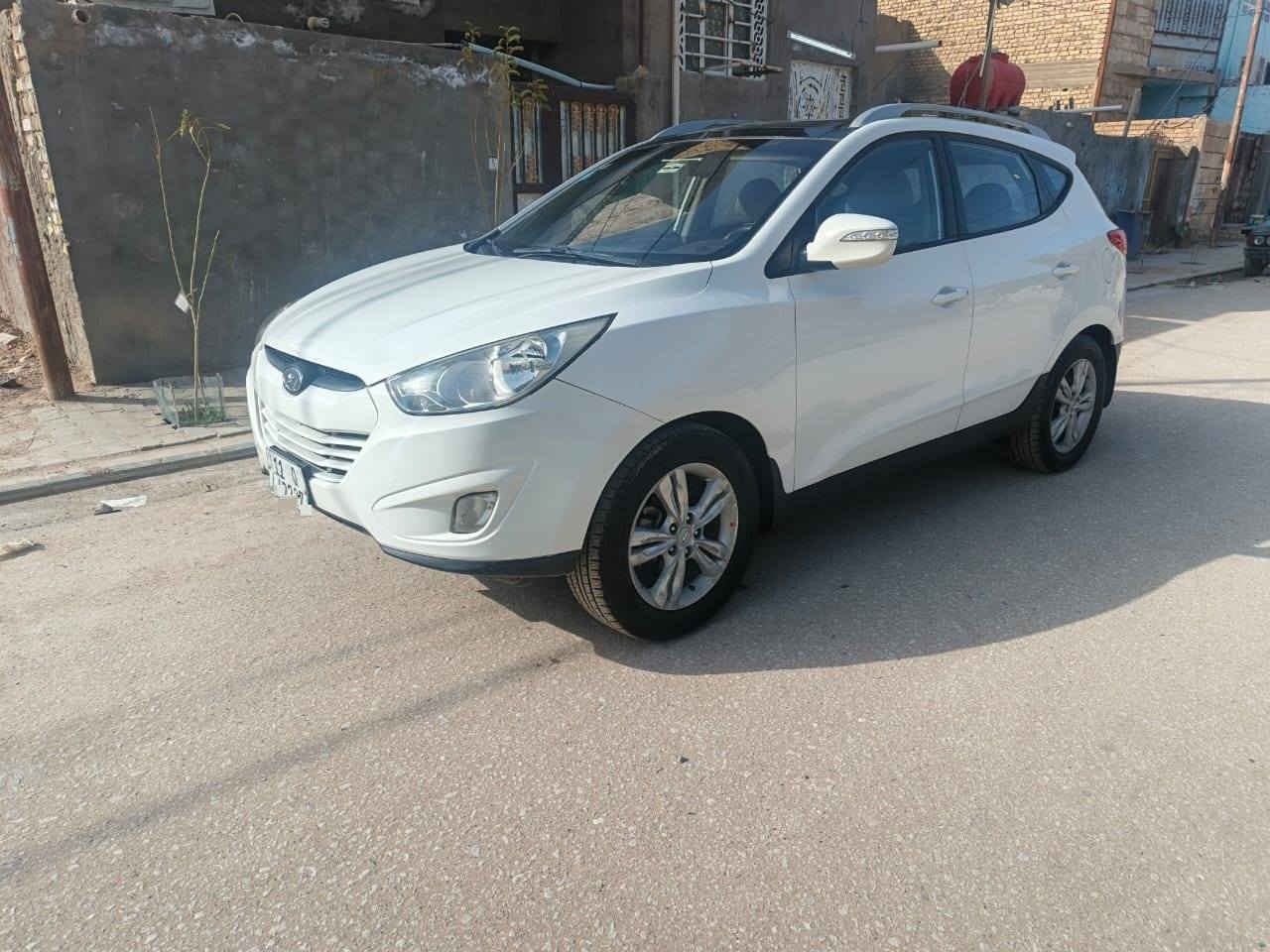 توسان 2012 خليجي كفاله عامه فول مواصفات 
مكينه 2400
بانوراما 
كامره 
حساس 
شاشه داخل لونين سياره جديده بمعنى الكلمه جاهزه ع اخر حبايه كله كفاله مكينه او كير او حداديه تبريد تدفئه تخم تاير سياره ماشاء الله تخبل ترايها كلش حلو رقم بغداد انكليزي بسمي تحويل مباشر 
السعر 136$ ***********
