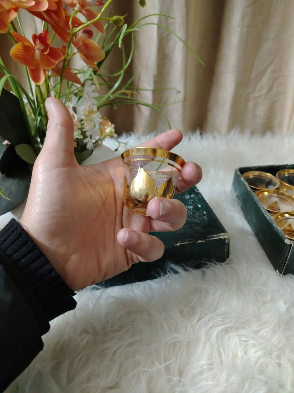 طقم فناجين قهوة "بوهيميا" تشيكوسلوفاكي أصلي - مذهب عيار 24 - أنتيك نادر بصندوقه الأصلي
***********
