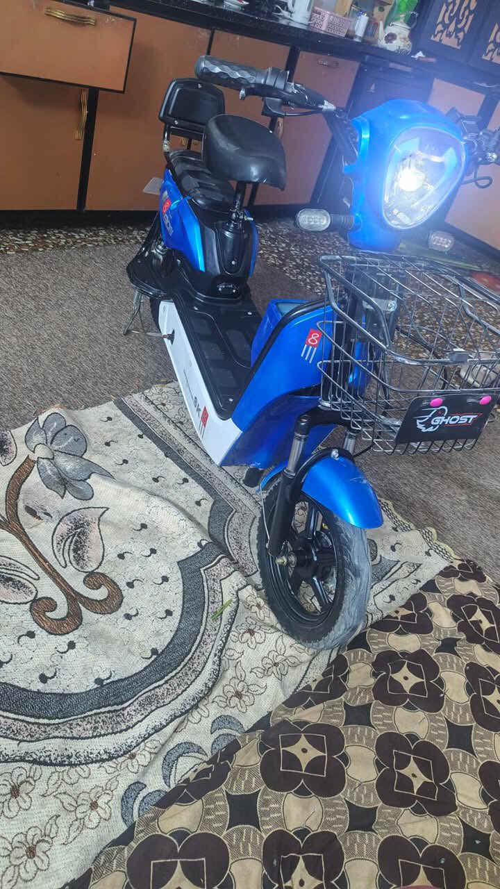 السلام عليكم دراجه شحن للبيع نظيفه بمعنى الكلمه حتى البايدرات ممشدوده بيها اشارات صفارة انذار بصمتين سعرها مناسب ١٧٥ وبيها مجال مكان بابل حي الجامعه ***********
