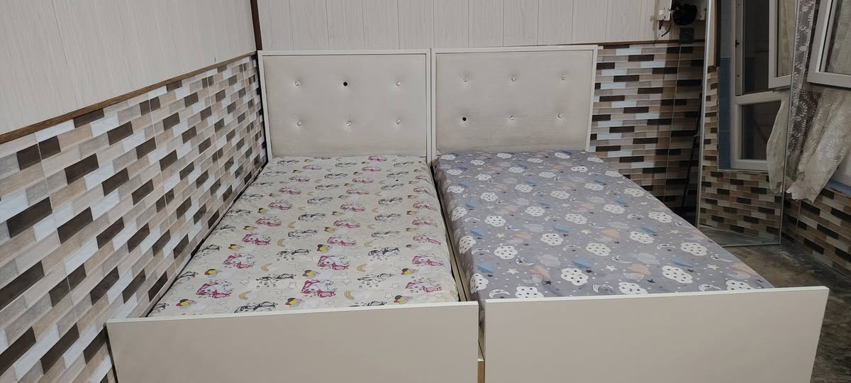 ئەم دوسیسەمە هی منداڵان بۆفرۆشتن دەستکردە هەردوکی بەدۆشەکەوە
{150000 }سەدوپەنجاهەزار
شوێن حاجیاوا 
***********
***********
