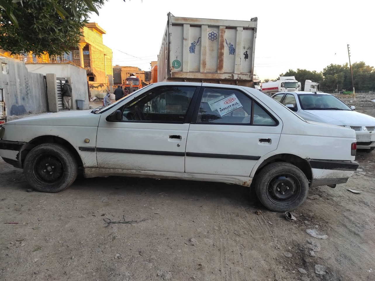 السلام عليكم شباب سياره للبيع بيجو روى  موديل 2009رقم نجف الالماني سنويه منتهيه بال 2022كير ومكينه واكسن خير من الله تخم تاير جديد دواخل حلوه ونظيفه سياره لاضربه وتبديل السعر 12ورقه وبيه مجال للشراي مستعجل على بيعتها مكاني بابل مامتواجد عل فيس الخاص مغلق انتصال فقط هاذه رقمي‏‪0787 457 3306‬‏
