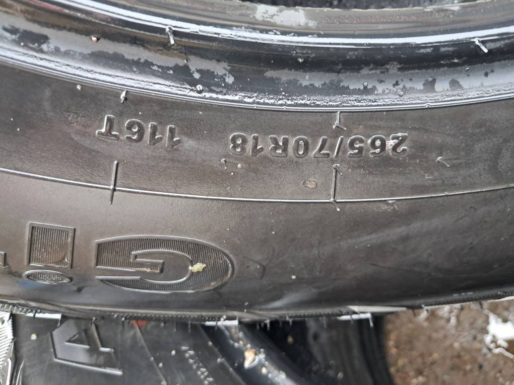 تخم تارات جديد للبيع 
قياس 265\70\18
مكان كركوك
Giti***********\\***********ئەم تخمە تایەی بۆ فروشتنە زۆرە تازیە هەین ژێر سەیارەی ئەمریکا قياسي 265\70\18
ژمارەی موبایل ***********
*********** كركوك, العراق
