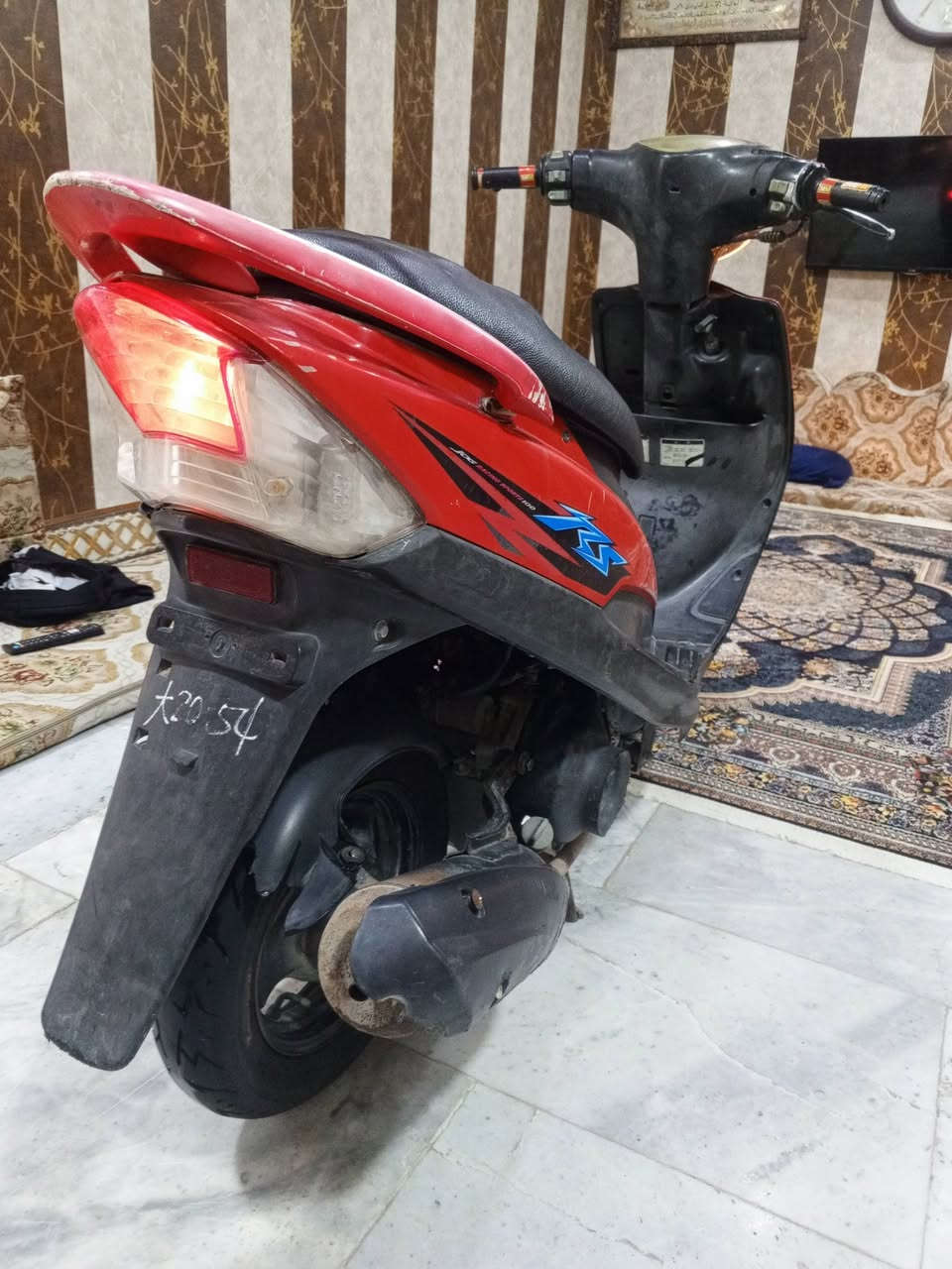 ماكس عدله ما مفتوحه بوشه 49ابلاديه سلف كابريتر ابلاد ختم واحد شغاله سلف هندر اشاير سكنات لايت عالي وناصي صطاب خلفي دبلات امامي وخلفي بريكات امامي وخلفي عينه نعومه نهضه ومشي خير من الله سعر 650وبيه مجال مكاني الحيانيه حي الشرطه قرب المعارض مال سيارت الجديده استفسار ***********

