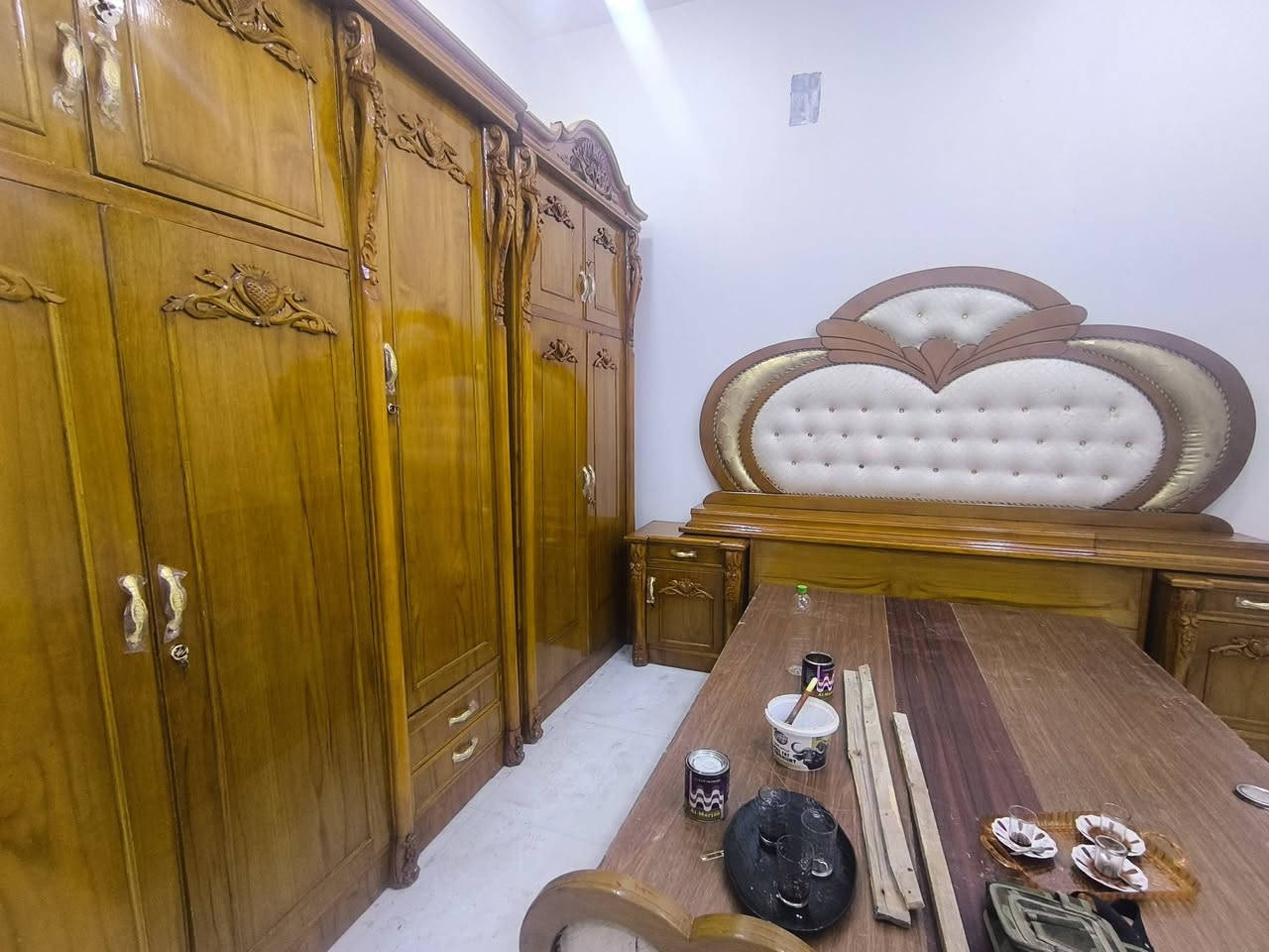 ،ترميم غرف اخشاب 
السلام عليكم ترميم غرف اخشاب صيانه  وصبغ وتلميع الغرف الاخشاب+ تسكام جرابي نفر واحد ونفرين  كص كناتير كص بوفيات وترميم ودوشمه القنفات صبغ وشد بيبان وبسعر مناسب نجيك للبيت لتواصل الاتصال عل الرقم (***********) يوجد  واتساب  ..

