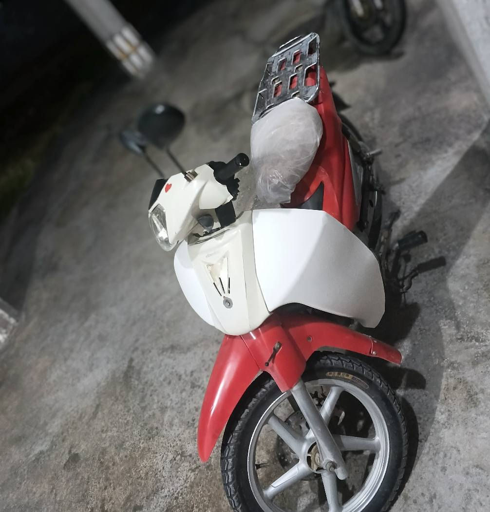 السلام عليكم. 
دراجه سرفيز للبيع 
الدراجه نضافه فول خير من الله بس بيهه تنقيص وخيط تبخير فقط 
الباقي كفاله مثل ماواضح ب صوره دراجه حلوه ونضيفه 
الرقم ***********
