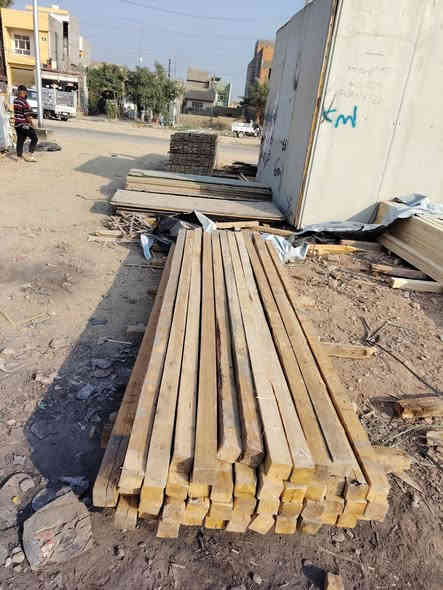 لبيع وشراء وتأجير القالب لوح مع جكات وسير وحمال وبلاويدوكافت أنواع القالب كاطون الرازي قرب المجسر للاستفسار هاتف وتس اب ***********
