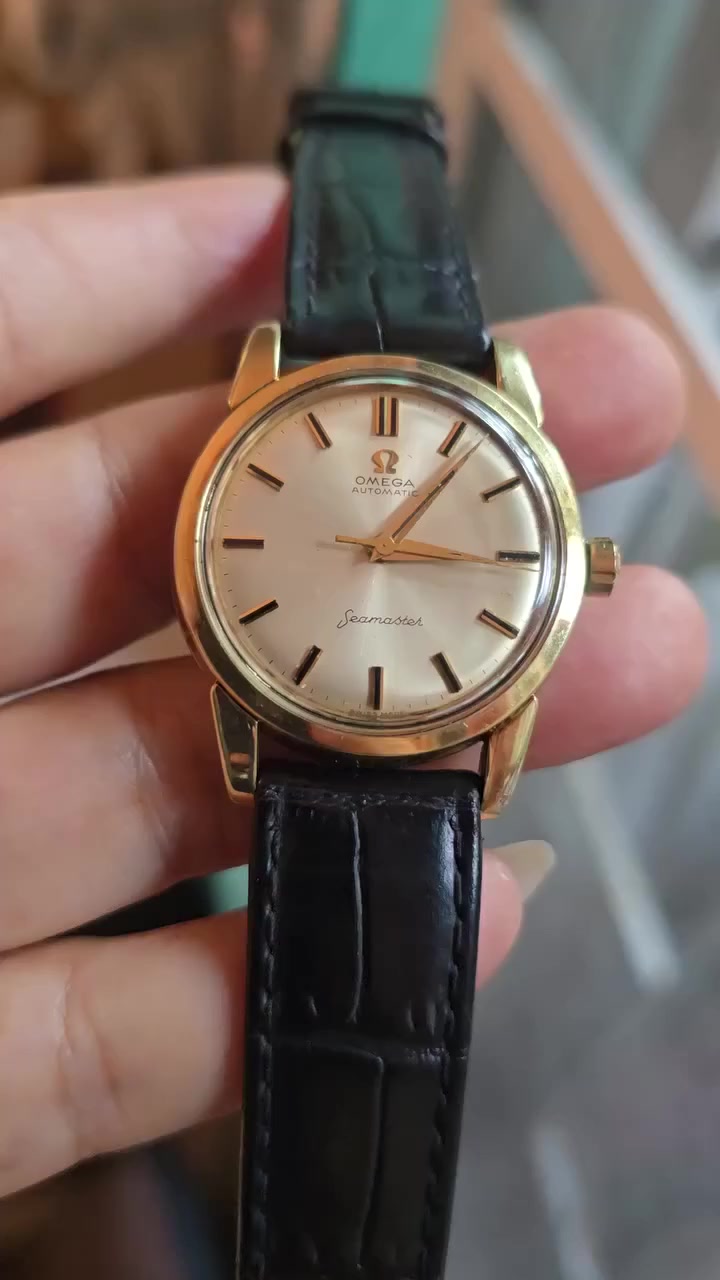 السلام عليكم
بخصوص الساعات الاصلي نادر ما تحصله بل عراق خصوصاً الذهب هذا بل منشور ذهب عيار 14 القبلها عيار 18 طبعا  قليل رغابها بل عراق لانه غالي يكلك اشتري ساعه بسعر سايبه 😅 المهم الساعه الاوميكا وغيرها هذن فلوسهن بيهن اكو واحد يكول انطيك ورقتين واخذها منك اذا صادق يعني يشكك بقدراتي راسه مربع  حتى يبيعها 1000دولار اقل تقدير والثاني الساعه الذهب يكول اني ازايد على 65000€ راسه مربع هم ما يعادل 70ورقه  صح اسعار غالي بس هن ذهب وبل عراق الوضع الاقتصادي ما يساعد على يشتري ساعه ب10ملايين يكول لانه خريج جامعه  اني من انشر منشورات افيد العالم الجنايه للنوادر حتى المايعرف يستفاد من معلومات  مو يدخل يكذبني اكثر ساعه بعتها بل عراق سعرها 5ورقات اخذها ملازم اول يريدها للضابط هذا قليل ما يصير المهم شوفو هاي التحفه  سعرها 3000$ يعني 30ورقه لا يدخل يكول تبيع ماابيع ولا ادخل علمودك مزايده الكلام للبعض


**إذا كنت صاحب هذا الإعلان وتريد حذفه لأي سبب، رجاءا أرسل رسالة إلى الدعم الفني**