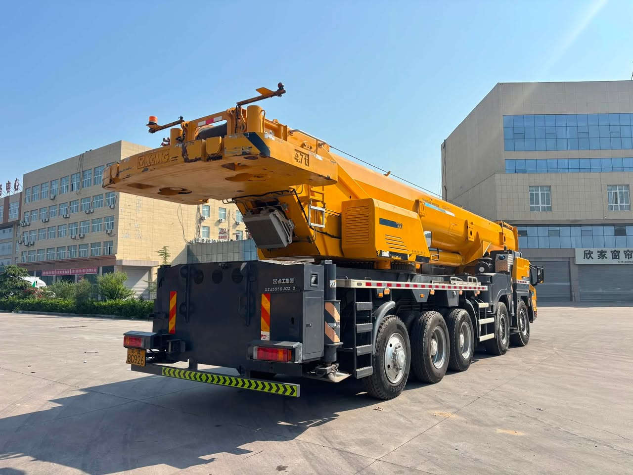 XCMG QY100K7C CRANE
For sale: 2022 XCMG QY100K7C crane, with a main boom of 75 meters and counterweight of 39 tons. 5-axle chassis, 3-axle drive, 3-axle steering. Excellent condition. 
Contact: +86 13526170326, 
Whatsapp: +86 13526170326 (Yang)
 #XCMG  #crane #起重机
بيع رافعة XCMG QY100K7C لعام 2022، ذو ذراع رئيسي طوله 75 مترًا ووزن التوزن 39 طنًا. ذات صارورة بخمس محاور، وثلاث محاور موجهة وثلاث محاور موجة. حالة سيارة رائعة. رقم الاتصال: +86 13526170326 Whatsapp: +86 13526170326 (يانغ)

Продается кран XCMG QY100K7C 2022 года выпуска. Главный стрела - 75 метров, противовес - 39 тонн. Шасси на 5 осях, 3 оси приводные, 3 оси управляемые. Машина в отличном состоянии. 
Телефон для связи: +86 13526170326 
Whatsapp: +86 13526170326 (Ян)


**إذا كنت صاحب هذا الإعلان وتريد حذفه لأي سبب، رجاءا أرسل رسالة إلى الدعم الفني**