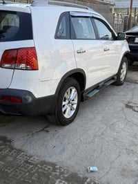 سورنتو مديل 2012  خليجي. السياره جاهزه ع اخير حبايه  مكينه 4 سلندر 240...