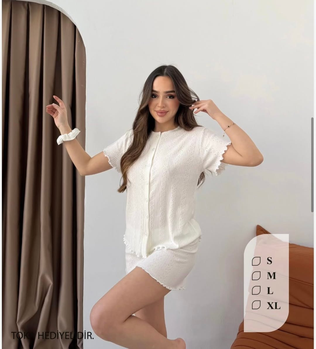 طقم شورط 
نوع القماش قطن بانيه
سيري اربع قطع S M L XL
الشحن من اسطنبول
البيع جملة فقط

 shorts set 
Fabric type Penye
Siri four pieces S M L XL
Shipping from Istanbul
Wholesale only
📞00905357217071

#Wholesale #اسعارجملة #ملابس #fashion #pijama #جملة #بيجامات


**إذا كنت صاحب هذا الإعلان وتريد حذفه لأي سبب، رجاءا أرسل رسالة إلى الدعم الفني**