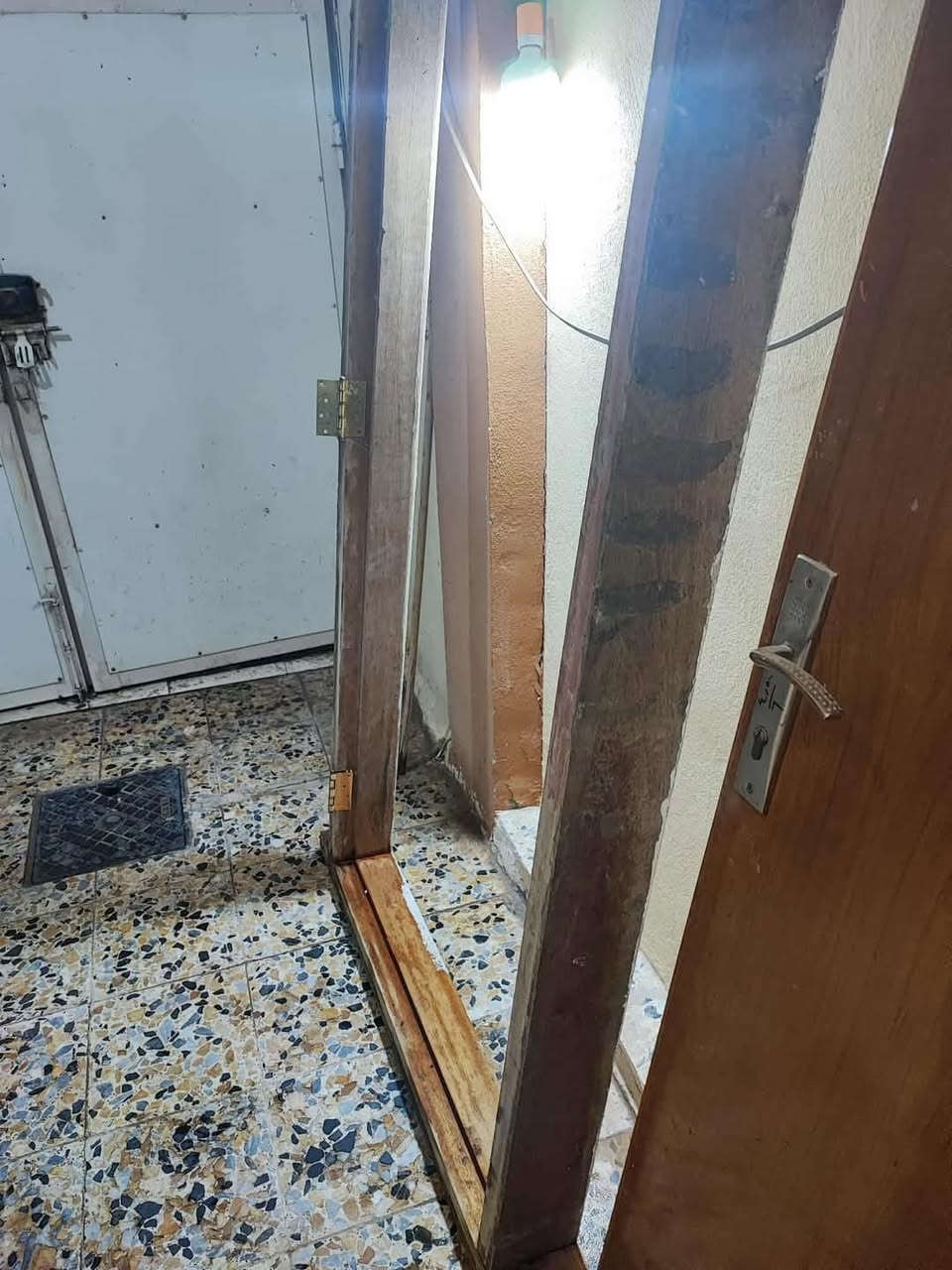 باب نوع ثقيل نجارة غراقية مع الجرجوبة جاو مكاني بالكوفة .


**إذا كنت صاحب هذا الإعلان وتريد حذفه لأي سبب، رجاءا أرسل رسالة إلى الدعم الفني**