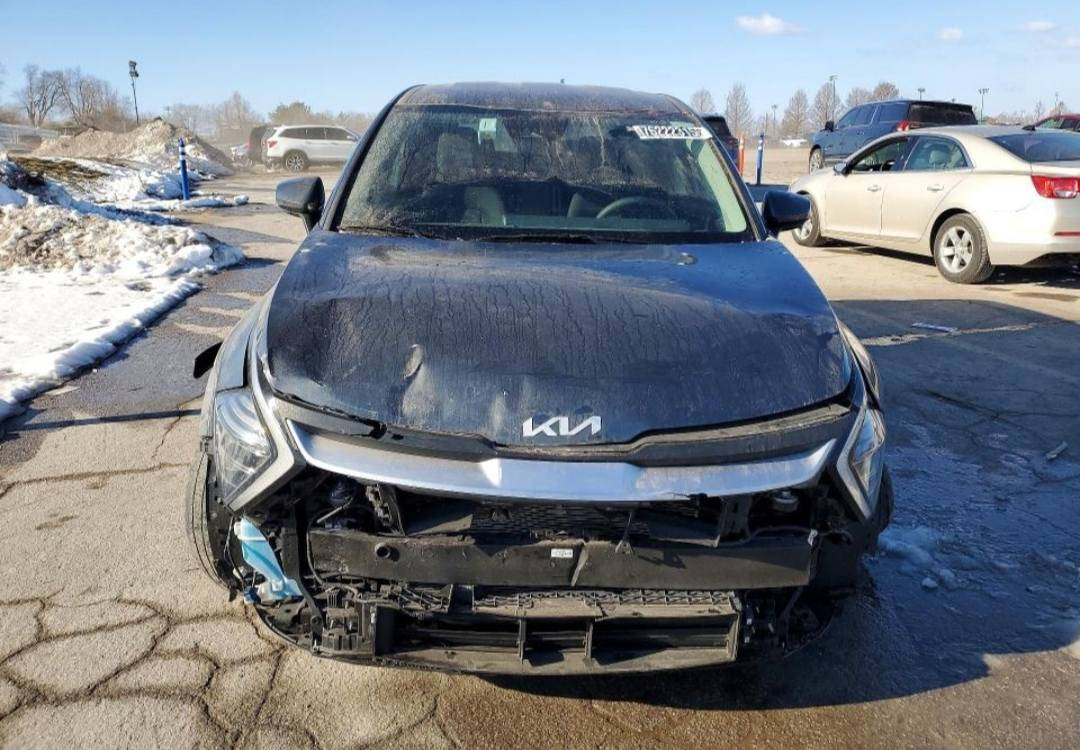 Kia Sportage 2025 LX سبورتج 2025 – فل مواصفات
🔹 الموديل: 2025
🔹 الفئة: LX
🔹 المحرك: 2.5 لتر 4 سلندر – اقتصادي وقوي
🔹 القير: أوتوماتيك
🔹 الدفع: أمامي (FWD)
🔹 شاشة حديثة + نظام معلومات متطور
🔹 كاميرا خلفية + حساسات
🔹 تحكم بالمقود + بلوتوث
🔹 نظام أمان متكامل (ABS + Airbags)
🔹 تصميم عصري وشبابي من الداخل والخارج
📌 السيارة وارد أمريكا (مزاد)، بيها ضرر خفيف من الأمام قابل للتصليح بسهولة
💰 السعر بيع مباشر من أمريكا: 75 ورقة فقط 💰
📍 موقع مكتبنا: تكريت – نرتبلك الشحن والاستلام خطوة بخطوة بكل مصداقية
✔️ نضمن لك الإجراءات من الشراء لحد الاستلام
✔️ إمكانية حجز السيارة باسمك رسمي
✔️ نتابع وياك لحد ما تستلمها بالميناء
📞 للاستفسار والحجز راسلنا خاص أو اتصل بينا


**إذا كنت صاحب هذا الإعلان وتريد حذفه لأي سبب، رجاءا أرسل رسالة إلى الدعم الفني**