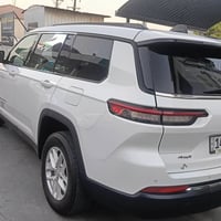 كراند شيروكي L • ٧ راكب • بدون حادث