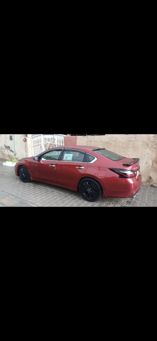 السلام عليكم نيسان التيما 2018 رقم بغداد محرك 2500 كير محرك تبريد كله مكفول السونار مرفق ويه الصور عارضه ب115 وبيه مجال للشراي مكانه محموديه  للتواصل واتساب ***********
