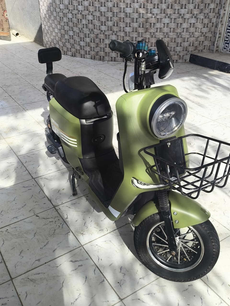 السلام عليكم
دراجه شحن للبيع r900
شركة الريان 
السعر 550 
العنوان ناصرية مركز


**إذا كنت صاحب هذا الإعلان وتريد حذفه لأي سبب، رجاءا أرسل رسالة إلى الدعم الفني**