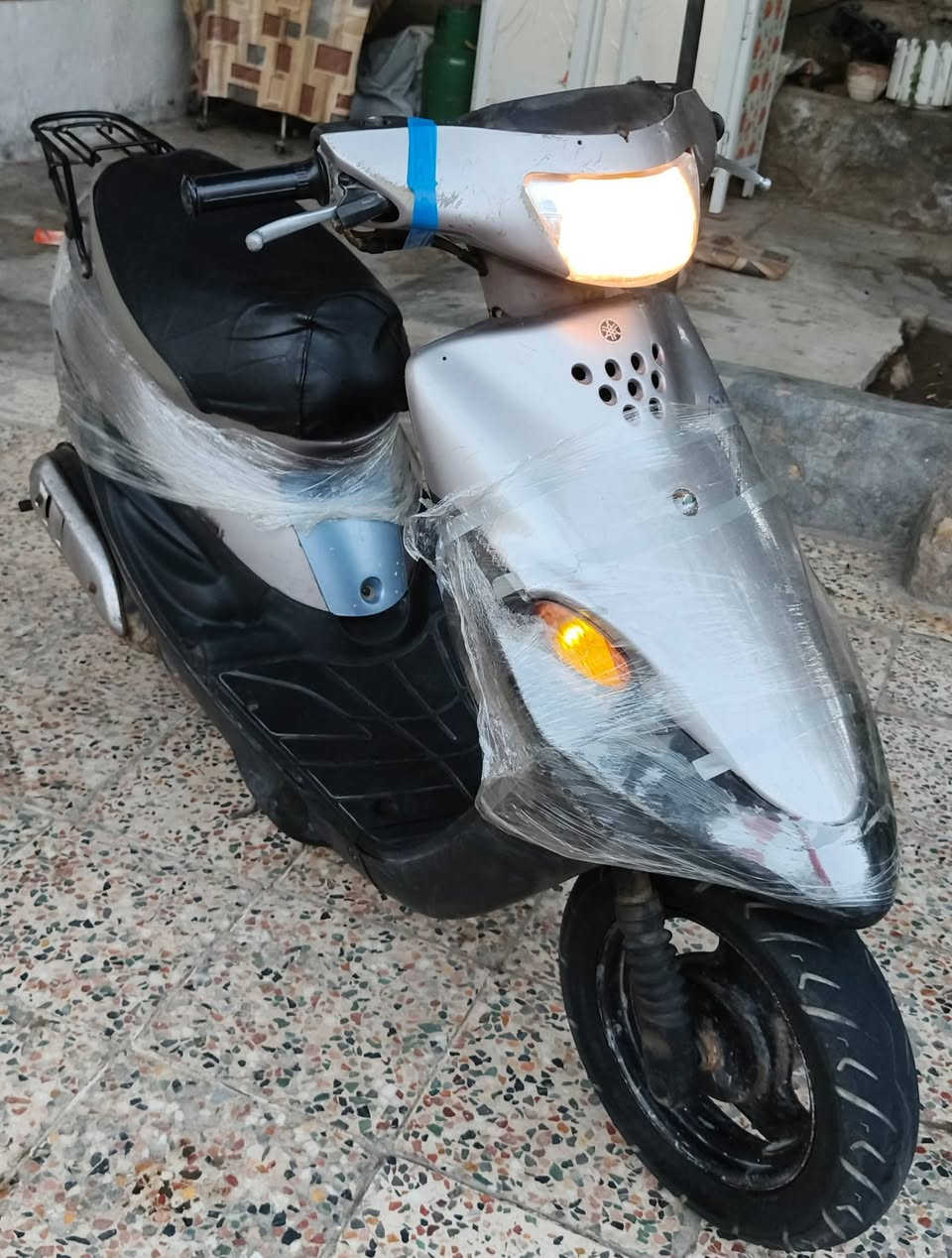 السلام عليكم دراجه تسعه زروف مامفتوحه كلشي بيهه شغال هندر وسلف السعر ٣٥٠ وبيه مجال العنوان البصره شقق الكزيزه تواصل ع هاذ رقم ***********
