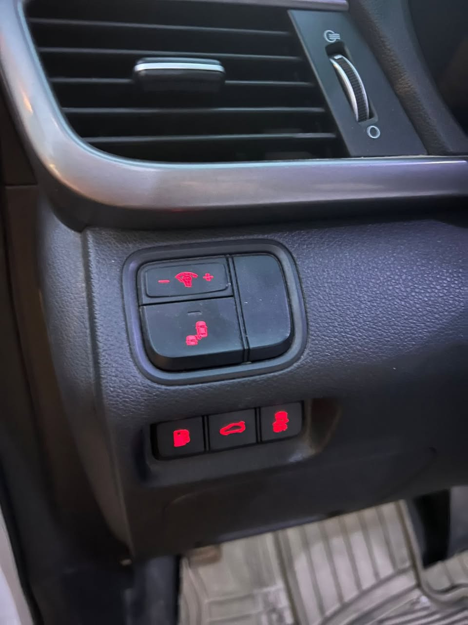 كيا اوبتما 2016   وارد امريكي
بدون ايرباك

لون ابيض بغداد سنويه جديده

المواصفات

مكينه 2400 GDi

تشغيل عن بعد 

تحكم ستيرن

كشنات كهرباء

مرايه شفط وقلاب

شاشه كار بلي عدد 3

كشن جلد ابيض  اني مسويها

كامرا دواره

لايت زنون بلادي

ويل كب بلادي 16

تخم تاير جديد 

السياره خير من الله 

فول ماعدا البصمه والبنوراما

صور الحادث مرفقة بل صور 

مكان سياره الاسكان

رقم الهاتف ***********

*********** الهاتف الثاني
سعر ١٣٥
