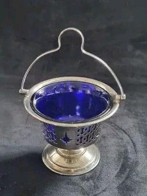 زوج مقدمات أنتيك إنجليزية مصنوعة من زجاج الكوبالت الازرق ومغلفة بمعدن فضي، واحد منهم طلاء فضة مختوم
السعر : 12 الف القطعتين


**إذا كنت صاحب هذا الإعلان وتريد حذفه لأي سبب، رجاءا أرسل رسالة إلى الدعم الفني**