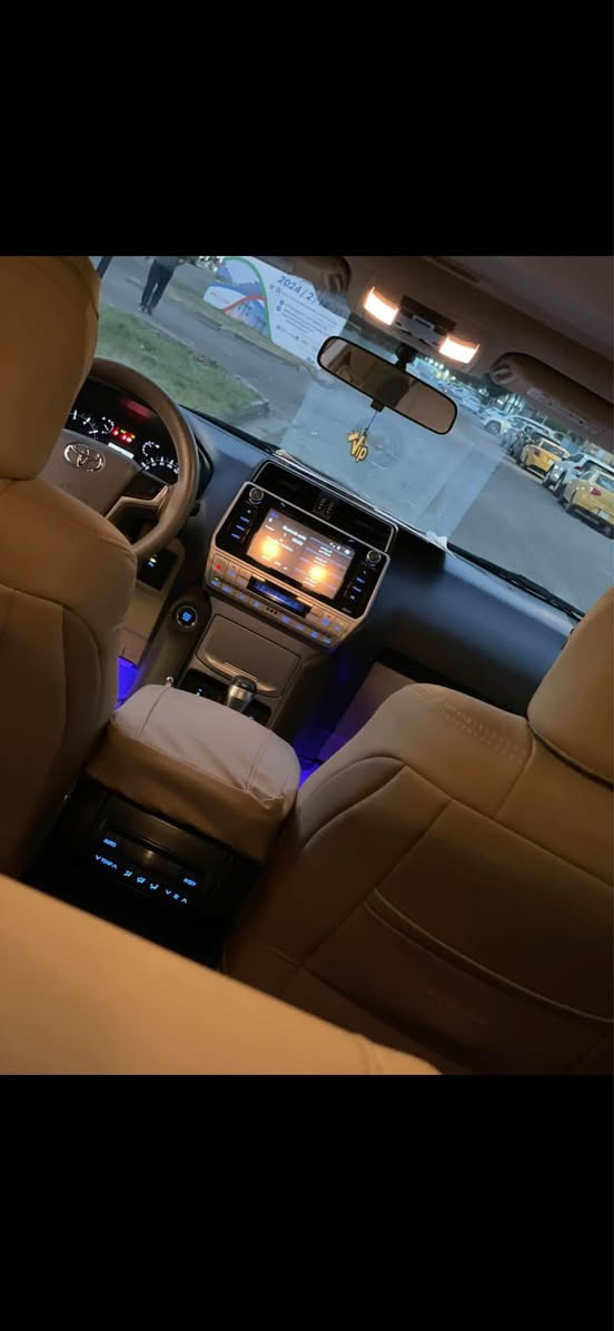 برادو TXS خليجي فوول ٢٠١٨
محرك سته سلندر  ٤٠٠٠
بصمه 
فتحه سلايد 
كراسي جلد
كراسي كهرباء 
فور ويل + نظام منحدرات 
حساسات كامره بلادي 
شاشه 
ثلاجه 
مغله ppf
زراك لايت 
زنون بلادي 
ماشيه ١٣٤ 
رقم اربيل الجديد 
السياره بيه بارد فقط  واضح بالسونار بدون فتح ونص دعاميه اماميه شخوط وعندي الصور قبل لا اصبغه 
السياره جديده بمعنى الكلمه بدون اي نقص من كل شي صيانه دهن فلاتر صدر كير مكينه كله جديد 
السعر ٣٦٥ ورقه وبيه مجال بسيط  السياره مصروف عليه تغليف ppf وعازل جام يوڤي 
الكراده شارع ٦٢
***********
*********** بغداد, العراق
