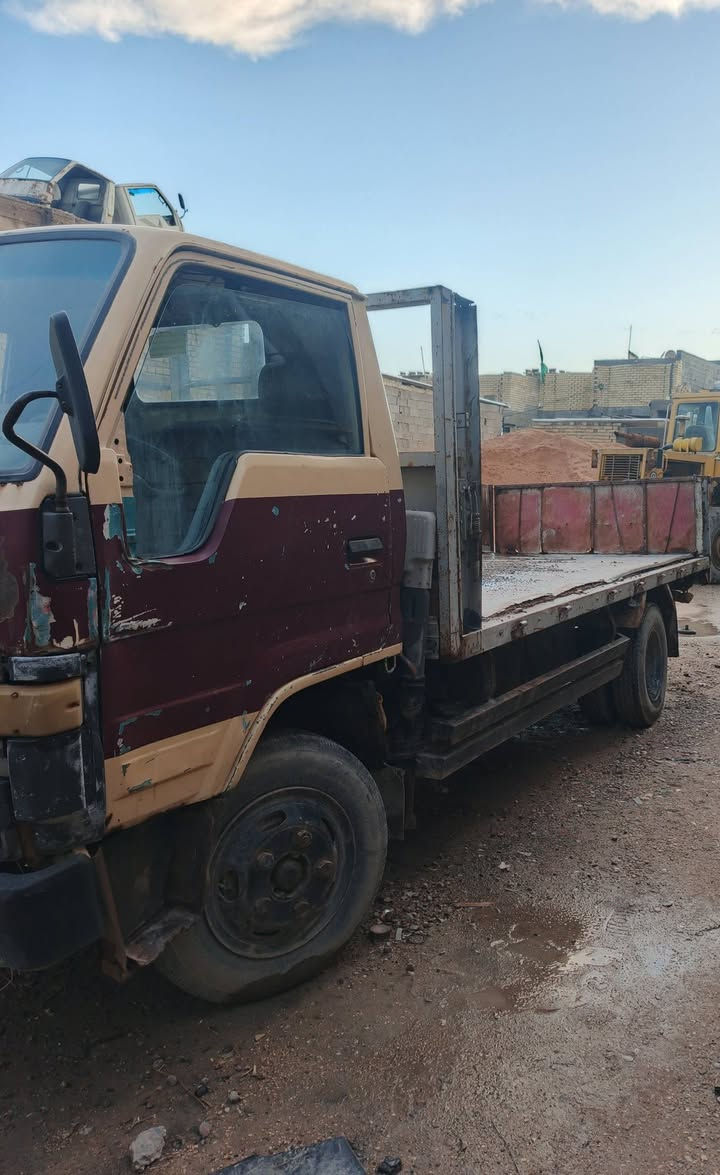 سلام عليكم سيار إلي البيع رقم  *********** مكان بغداد
