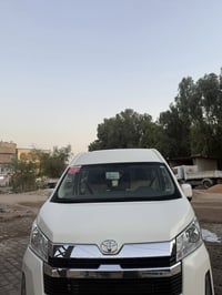 كيا هايسة موديل 2025 فول مواصفات (گير أوتوماتيك ،باب كهربائي، شاشة وكا...
