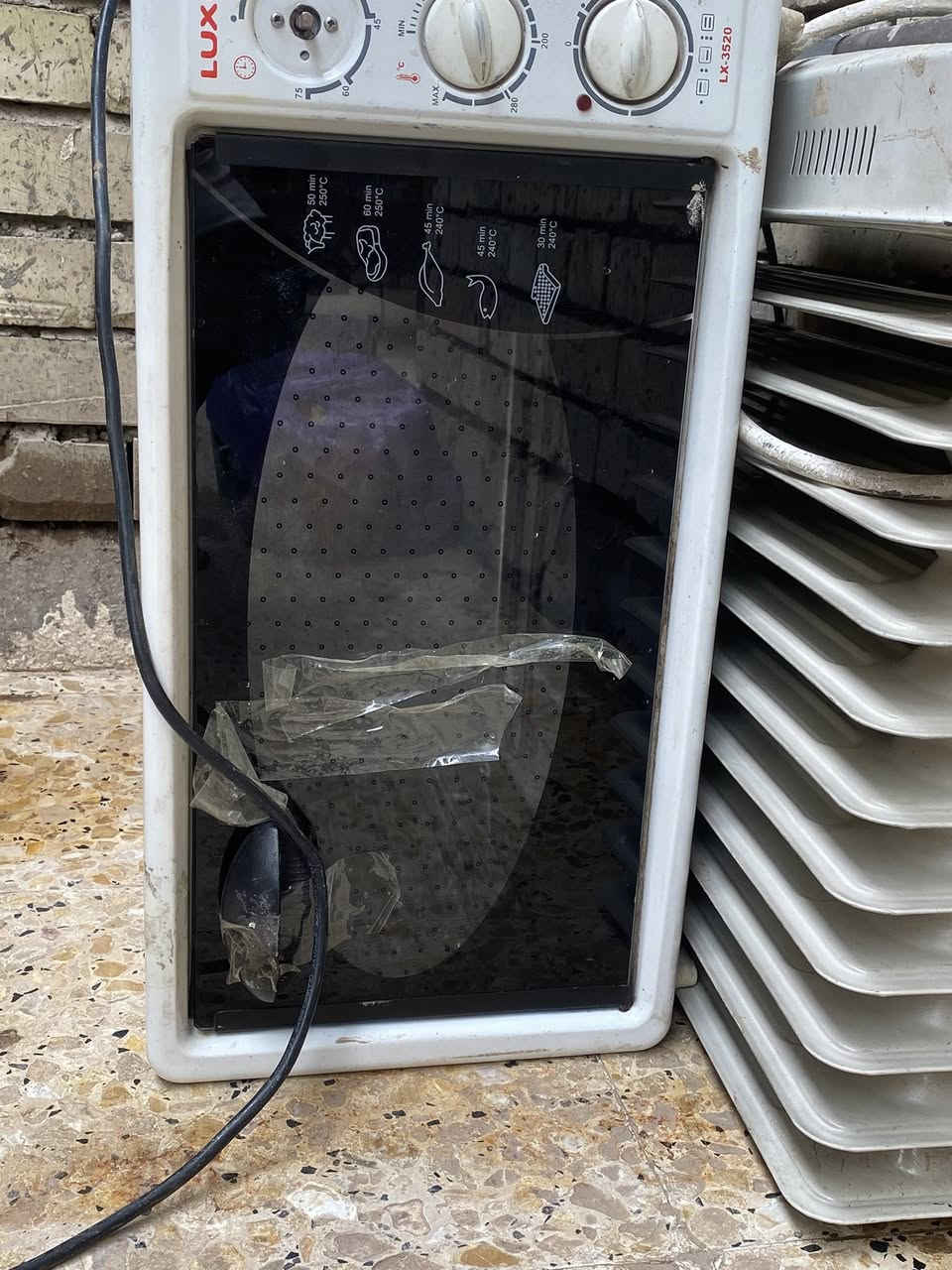 سلام عليكم مثل ما واضح بصوره للبيع.                        اوفن بدون صياني سعره 10 او دفايه سعرها 25 مكاني بغداد ابي غريب


**إذا كنت صاحب هذا الإعلان وتريد حذفه لأي سبب، رجاءا أرسل رسالة إلى الدعم الفني**