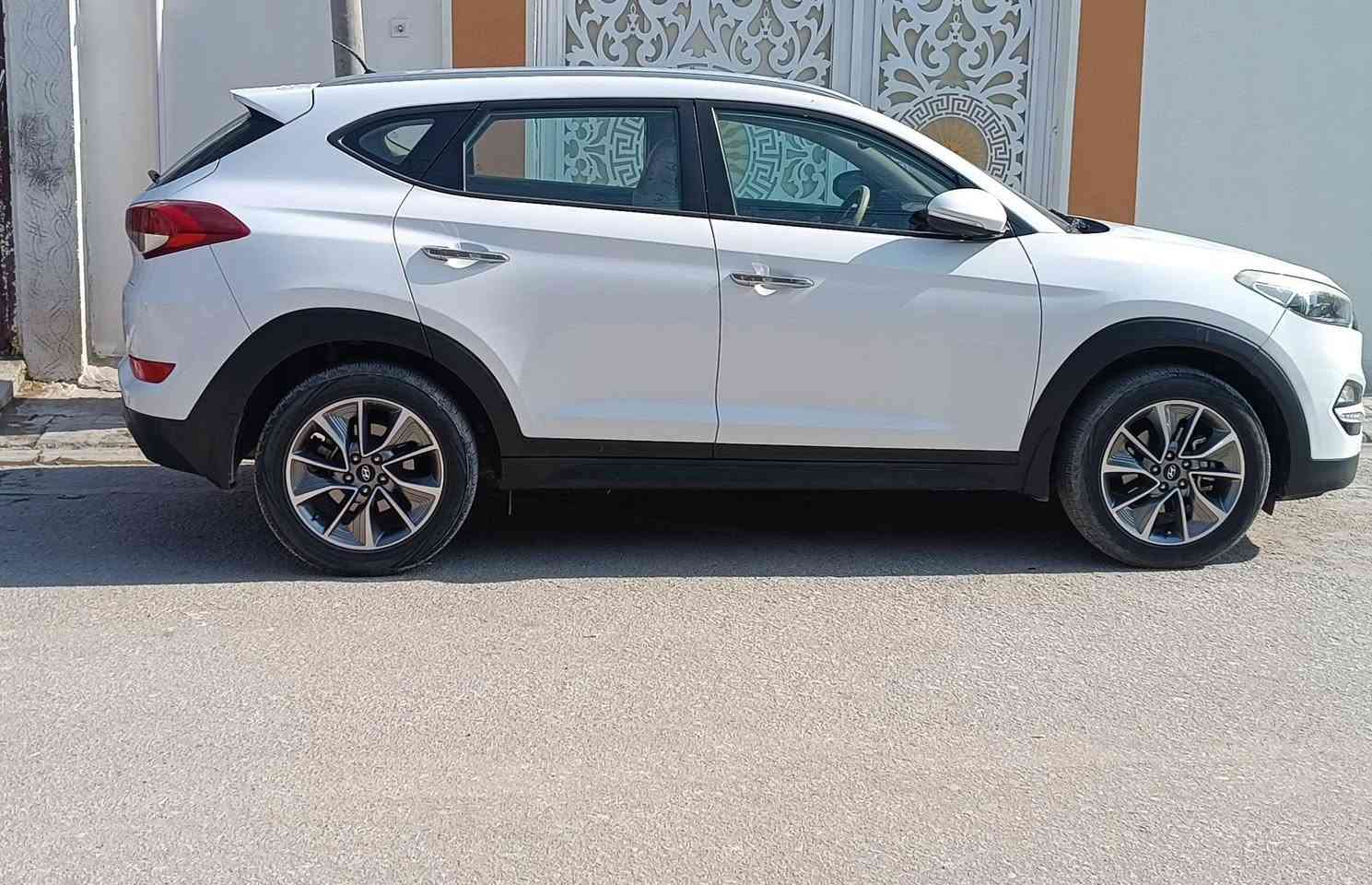 توسان 2018 للبيع مكفوله عام رقم اربيل دولي ماشية 106 الف للتواصل *********** النجف
