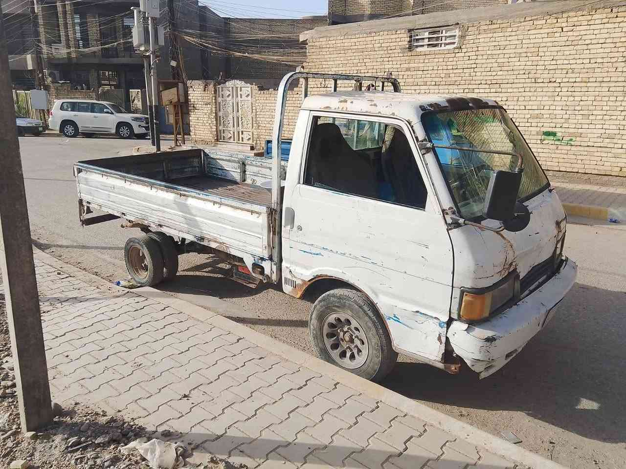 السلام عليكم كيا بنكو موديل 94رقم ديالى تحويل مباشر سياره خير من الله  السعر 30وبيها مجال بسيط مكاني بغداد الجديده الامين الثانيه رقم الهاتف(***********)
