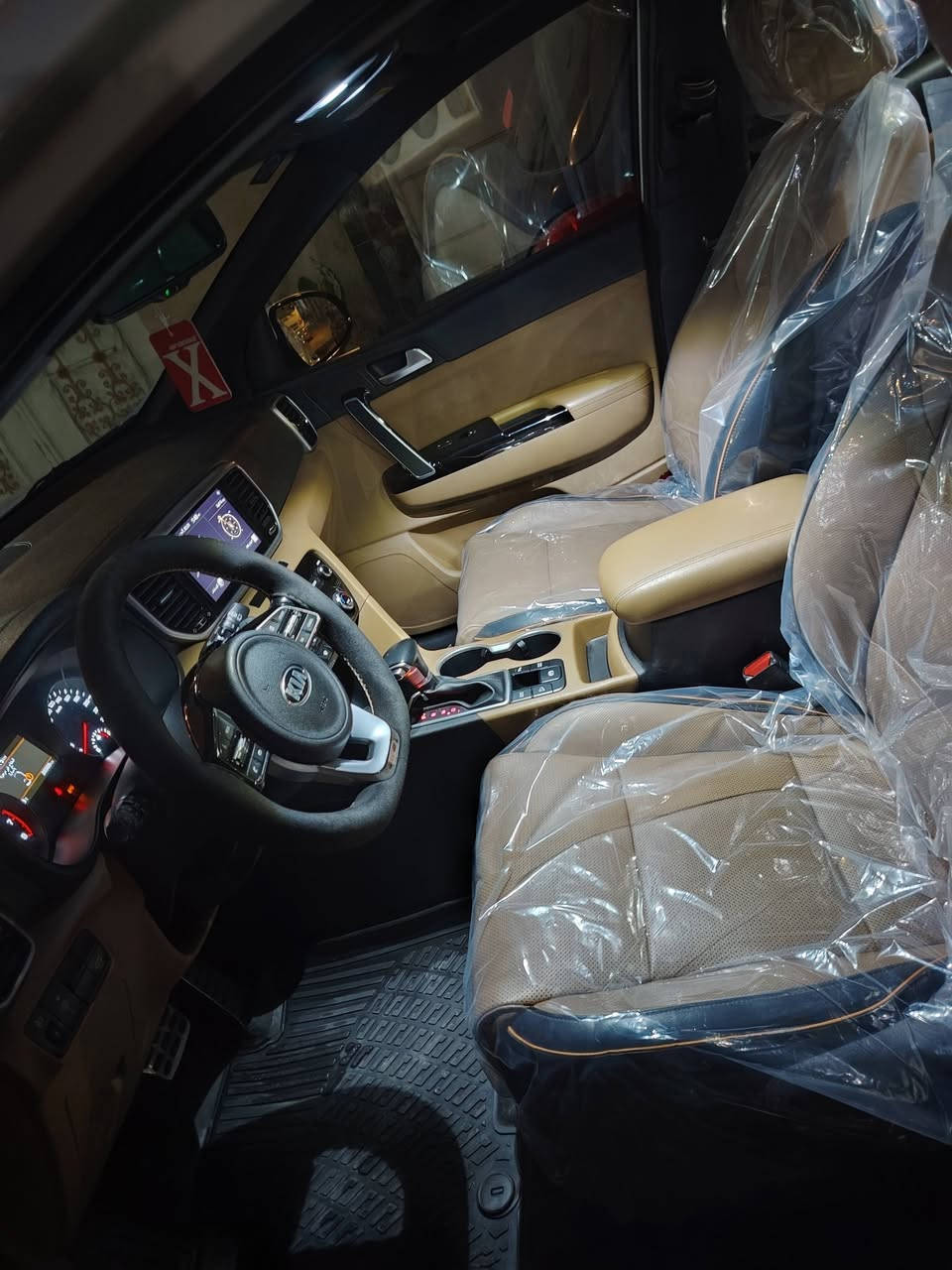 السلام عليكم سيارة سبورتج جيتي لاين الموديل 2021 السيارة لاضربة ولاصبغ فول مواصفات 1\1 السعر 235 للاستفسار على هذا الرقم ***********
