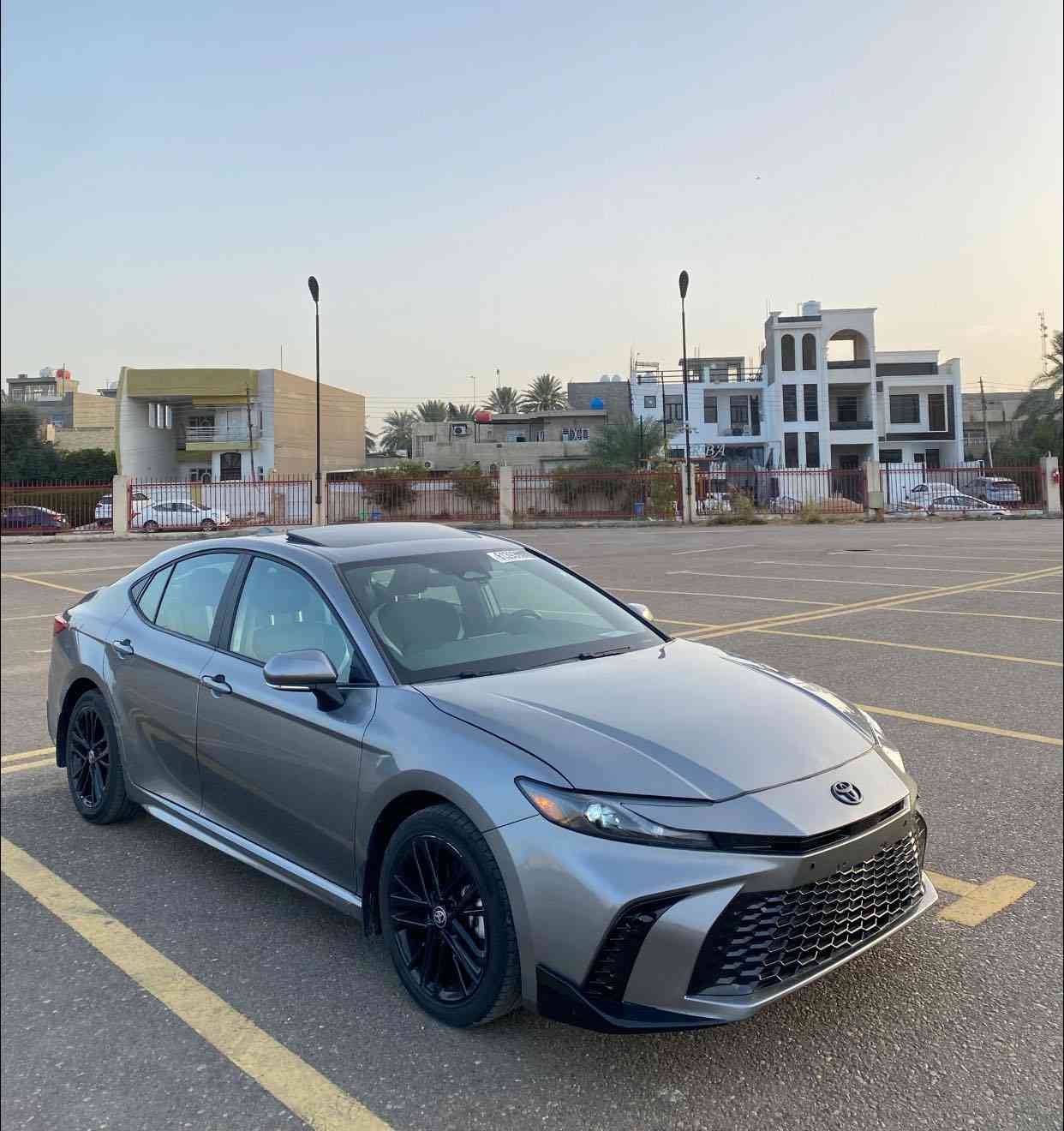 سلام عليكم حبايب 
تيوتا كامري هايبرد 🍃
موديل :2025
فئة: se بلاس فتحه شاشه جبيره 
بدون يرباك‼️
ماشيه :18,000 مايل
صبغ جوملغ امامي ففط 
السعر:$24,000 
للاستفسار 
***********
***********
