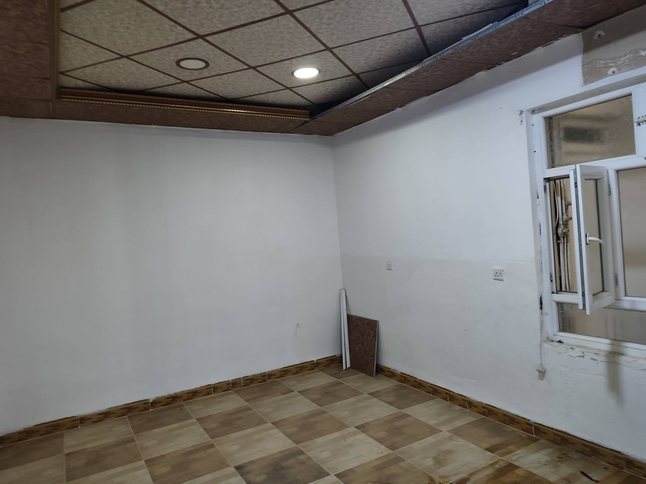 #دارللبيع مساحة 100م  طابقين
كركوك بنجاعلي مقابيل الملعب خلف تجاري 
كلش قريب من سايديناستقبال
#مكونات (غرفة نوم مطبخ وصحيات
ط2 غرفتين+صحيات
 وكراج سيارة)
فول خدمات
فرع عريض
فرع تبليط
فول سيراميك
سقف مغربي
ماي حلو بين يوم ويوم
#سعر 48مليون  وبي مجال 
***********واتساب
*********** فايبر
#مكتب_عقارات -اسيا
