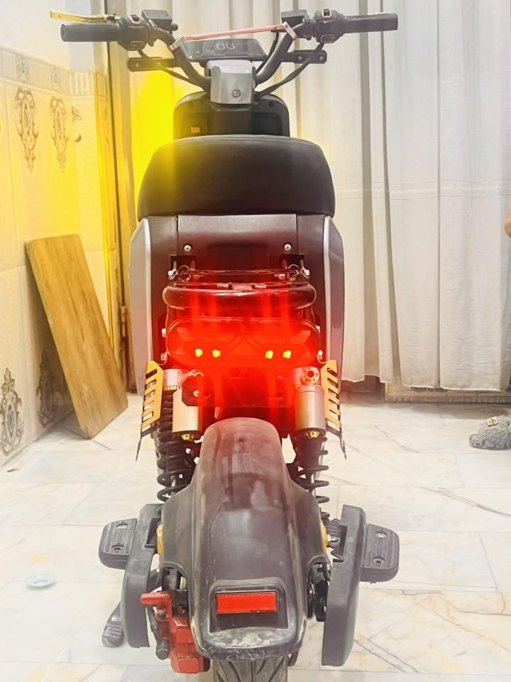 دراجة R9 بحالة جيدة استخدام 8اشهر السعر 350 ألف 
الاتصال ***********  بغداد
