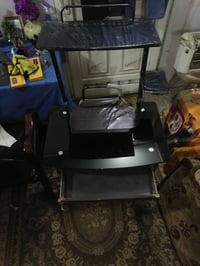 ميز دراسي • للبيع