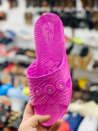 سيراميك • مانع تزحلق • لاستيك طبي