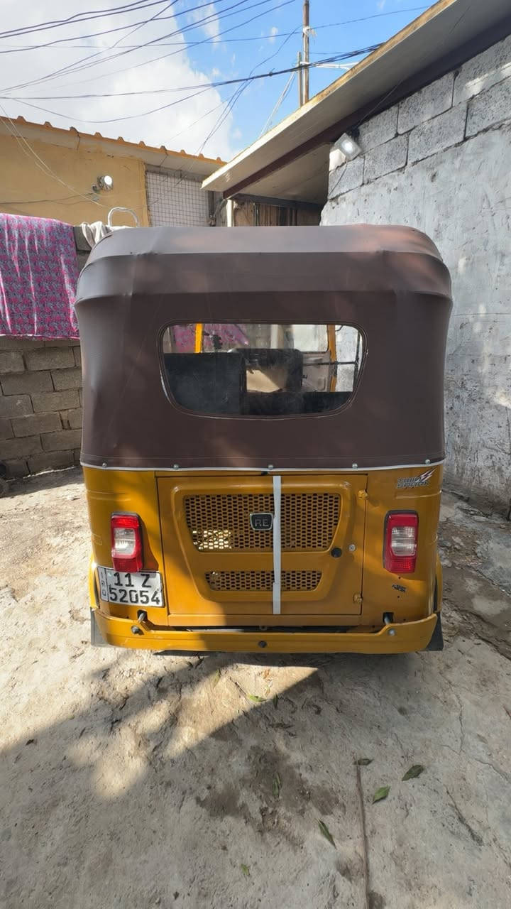 السلام عليكم تكتك 21للبيع مابيه اي نقص تراي زيرو بس دوسه الوره شويه بيه خياس وباقي تكتك كفاله تصال ***********
