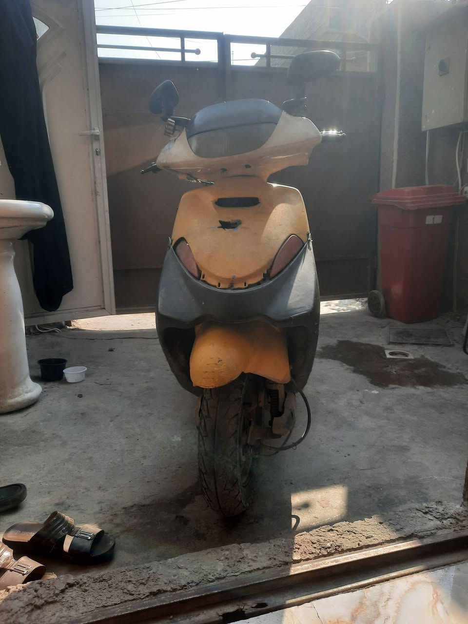 السلام عليكم من رخصت الادمن المحترم دراجة فراشة شغالة نكرة سلف نكرة هندر السعر ٢٠٠ الف العنوان حي الجهاد 
***********
