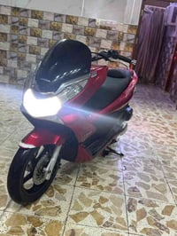 للبيع دراجه pcx ياباني الاصلي نوزل خطين ستان كهربائي حساس ازدحام دراجه...