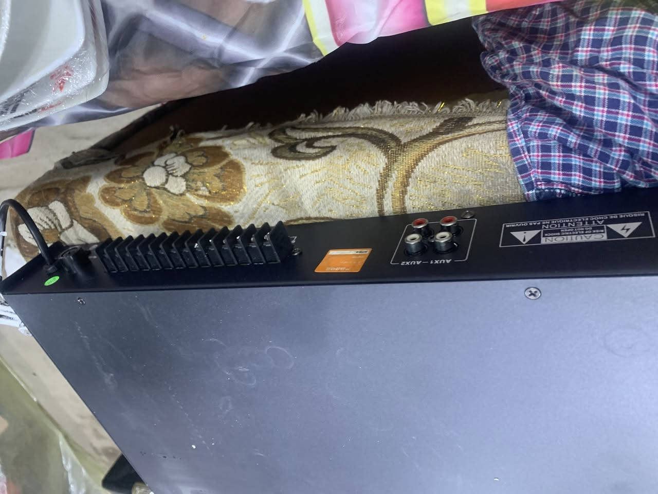 هذا الجهاز هو عبارة عن مضخم صوت احترافي مصمم لأنظمة الصوت العامة والأماكن المفتوحة. 
المميزات: يحتوي على 5 مناطق صوتية (Zones) للتحكم في توزيع الصوت.
الطاقة: يعمل بجهد كهربا ء فولت أو 220


**إذا كنت صاحب هذا الإعلان وتريد حذفه لأي سبب، رجاءا أرسل رسالة إلى الدعم الفني**