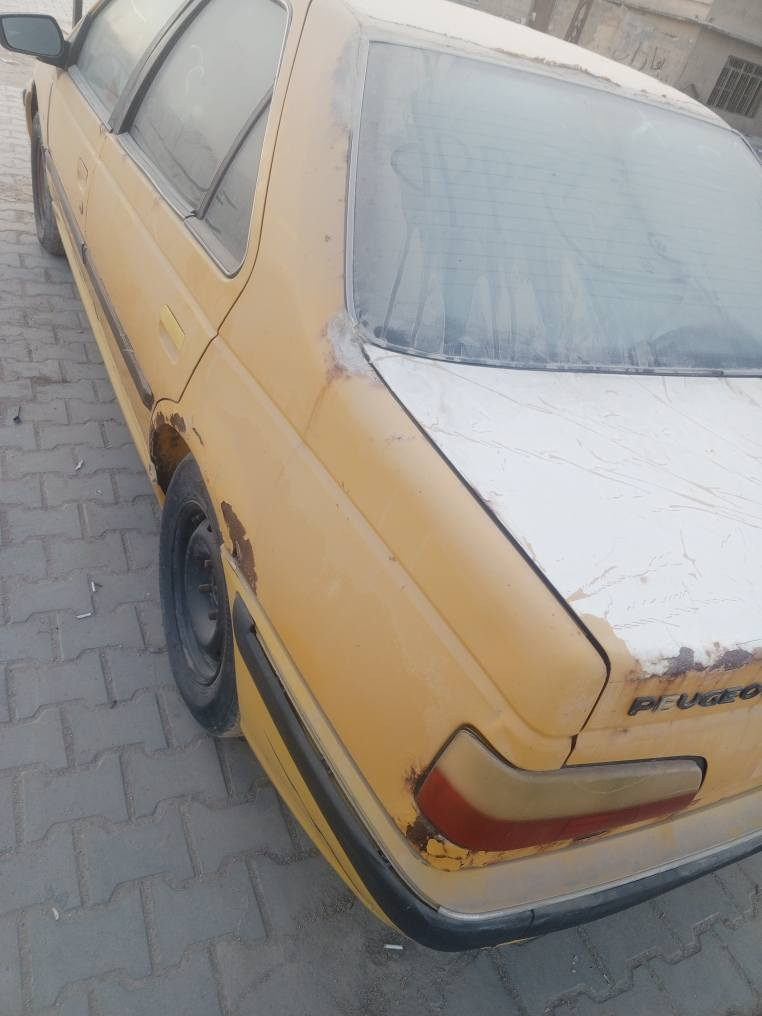 سلام عليكم 
سياره بيجو بارص موديل13محرك وكير سليمات تبريد شغال السياره بديهة شوف العين للعلم السياره عليهة قرامه وهيأة مليون رايدهة 17ومالي علاقه بلهيأة والقرامه رقم التلفون*********** البصرة, العراق
