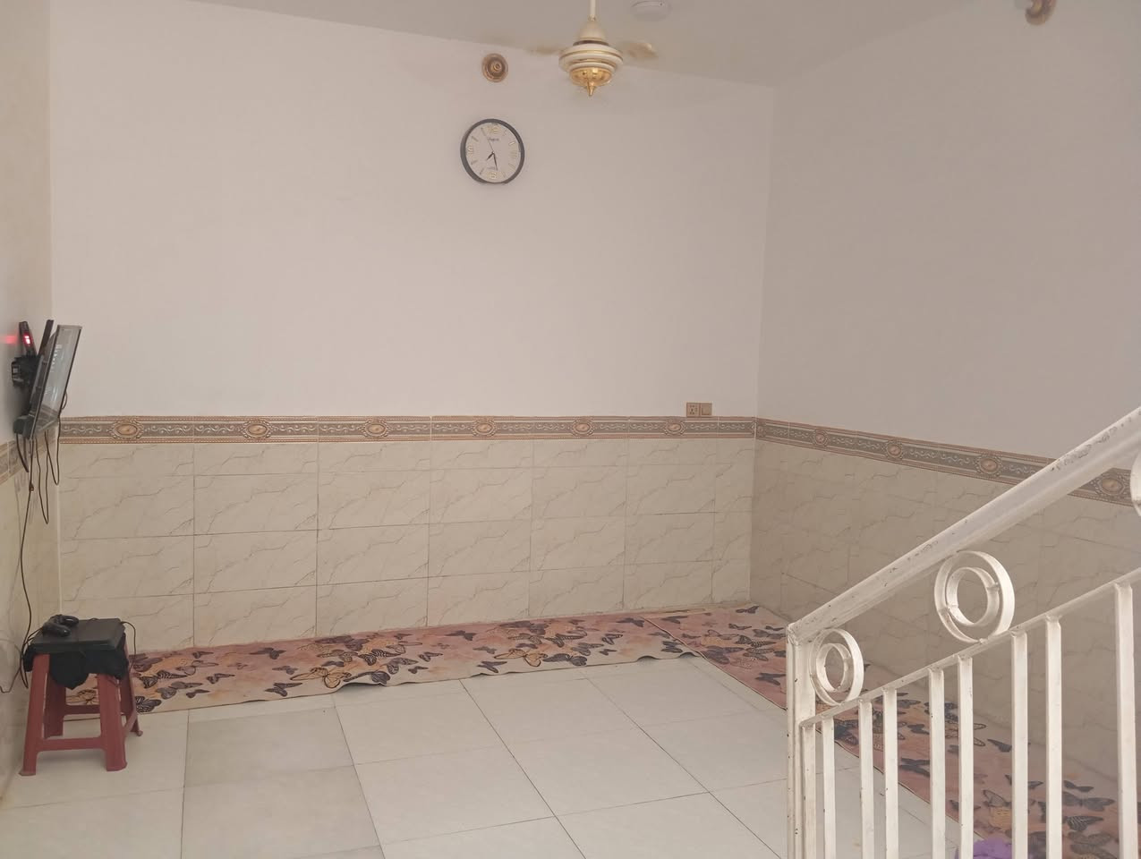 البيت للبيع طابو صرف حر
المساحة 150 واجهة 7.5 ونزال 20
الحولي قرب مدرسة الشهيد فيصل دلول قرب كطران ابو عبدالله 
البناء طابوق الاساس والسقف صب 
غرفتين وصالة ومطبخ واستقبال وحمامات 
للاستفسار خاص او اتصال *********** واتساب
